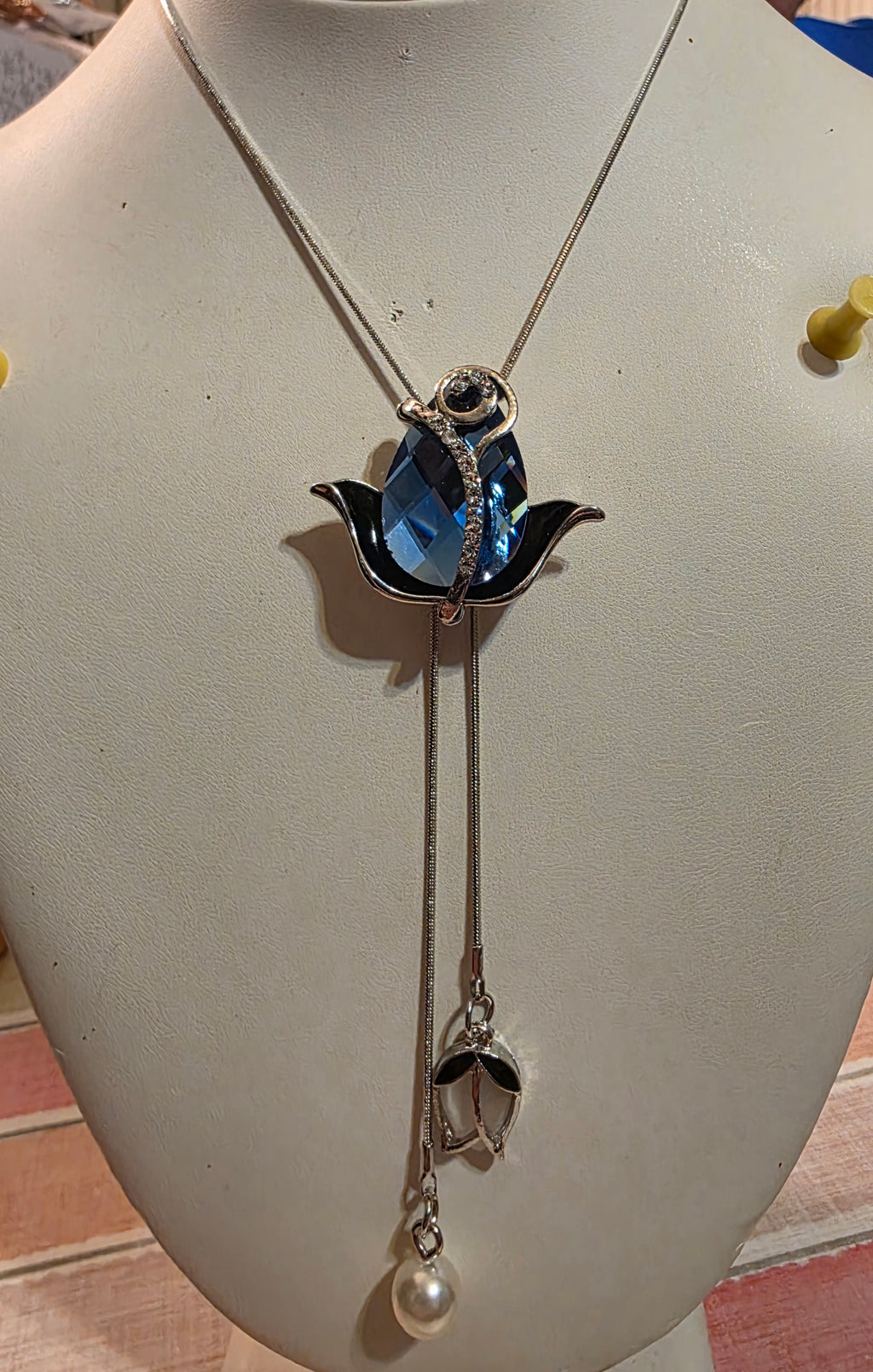 Blue Tulip bolo