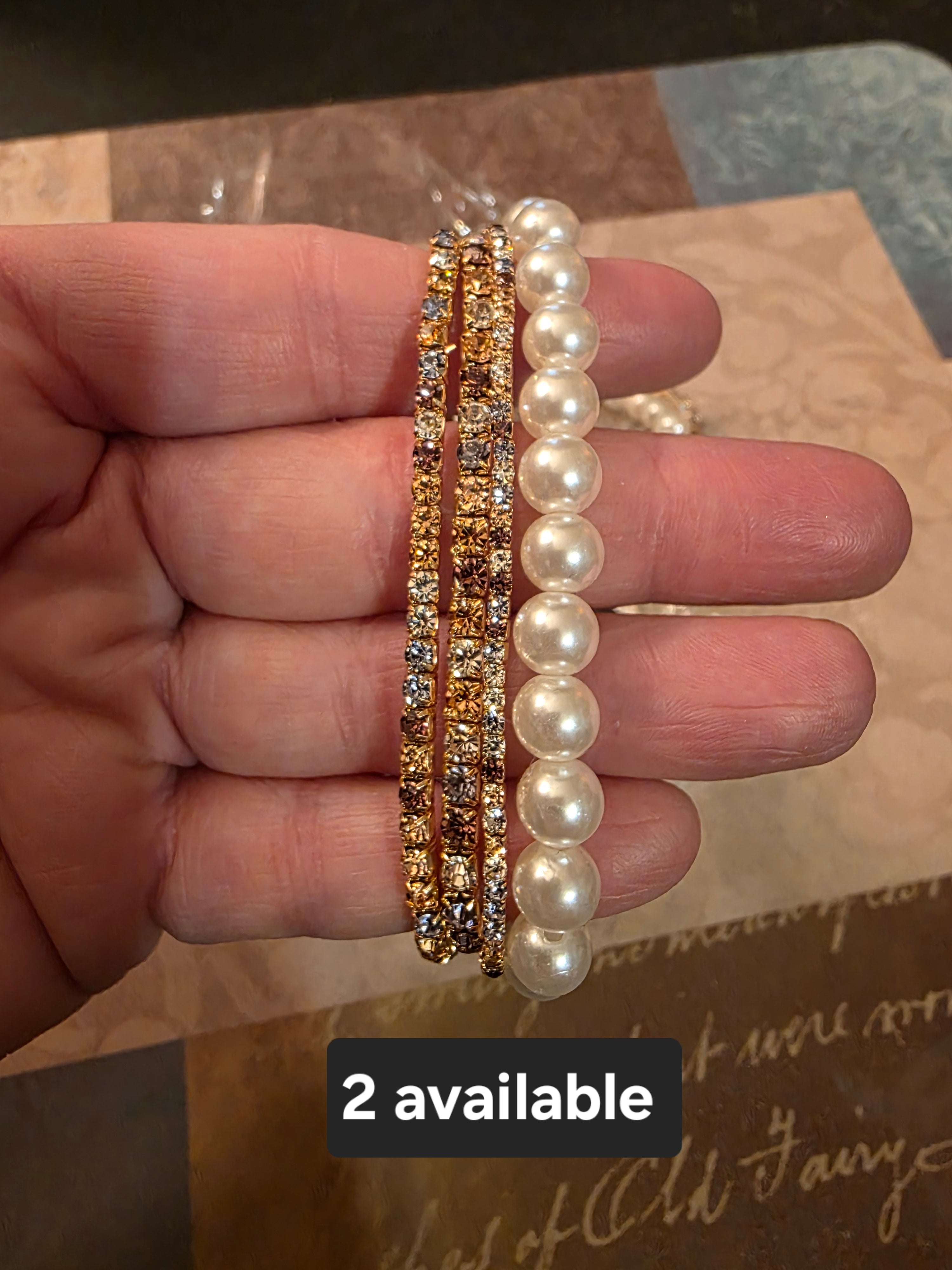 Gold multi pearl stretch