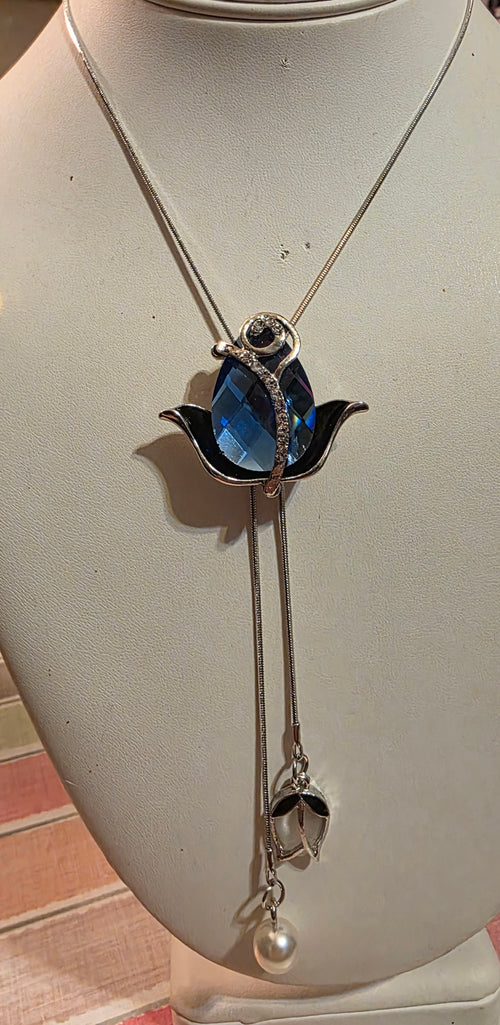 Blue Tulip bolo